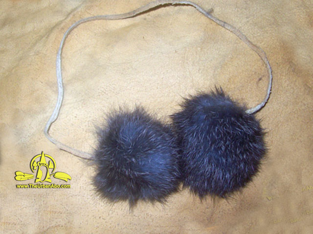  How to: Make Fur Pom-Poms 