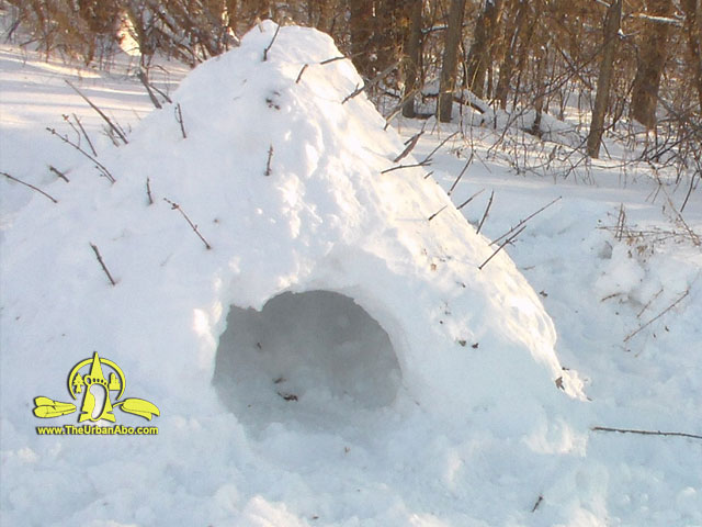 How to: Build a Quinzhee Snow-Shelter 